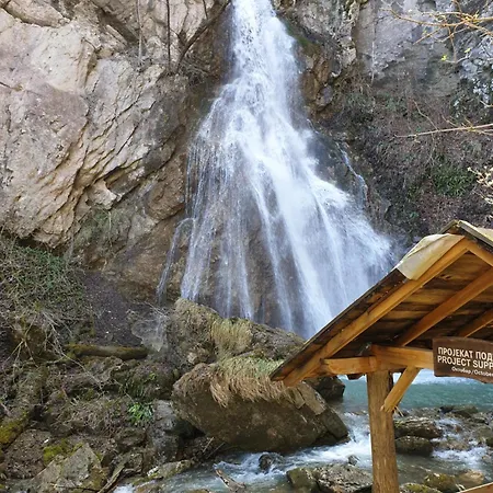 Apartmаn Avram Ll * Kotor Varos